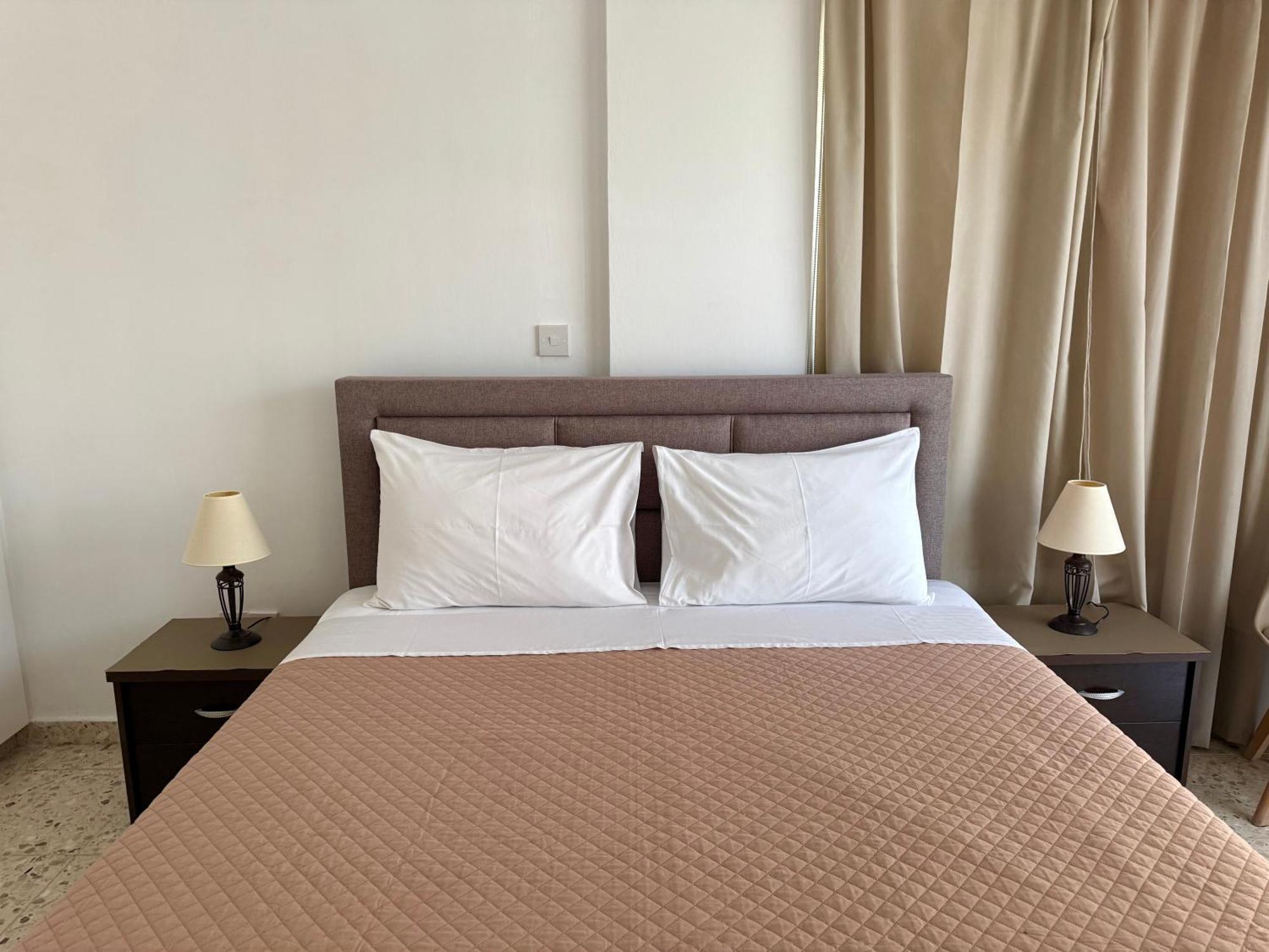 Himonas Apartments 피조우리 외부 사진