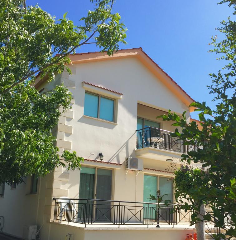 Himonas Apartments 피조우리 외부 사진