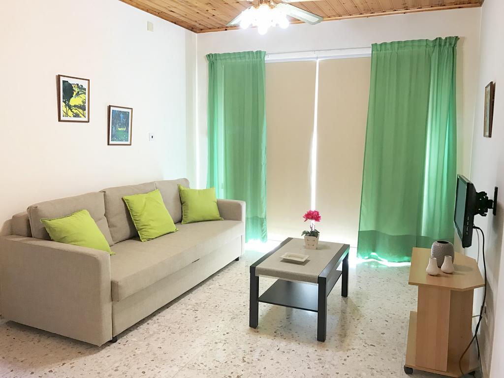 Himonas Apartments 피조우리 외부 사진