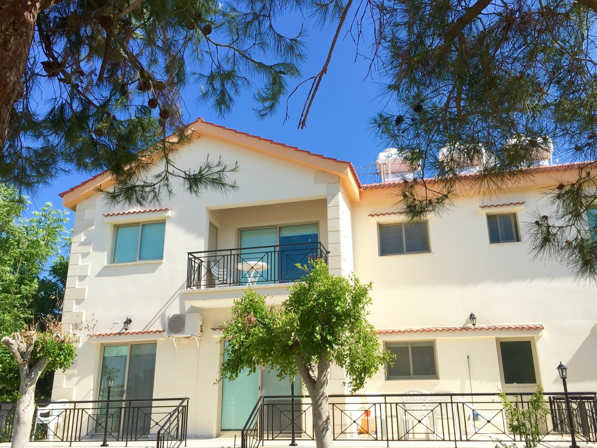 Himonas Apartments 피조우리 외부 사진